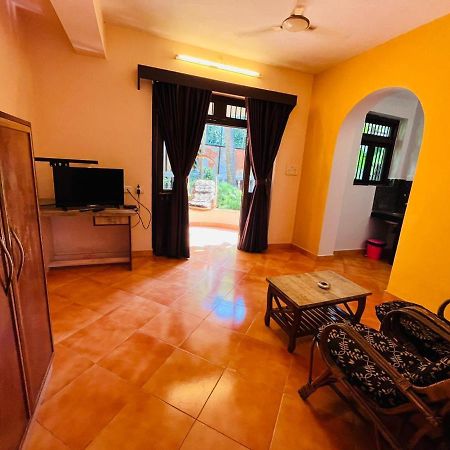 Naga Cottages Morjim Extérieur photo