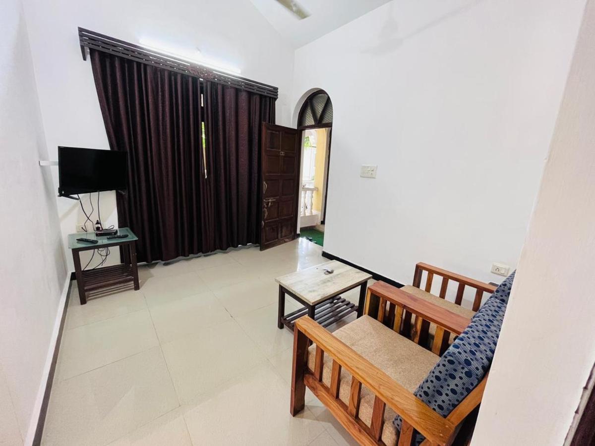 Naga Cottages Morjim Extérieur photo