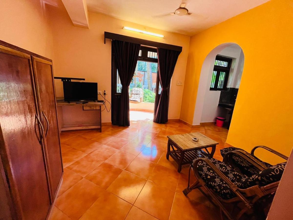 Naga Cottages Morjim Extérieur photo