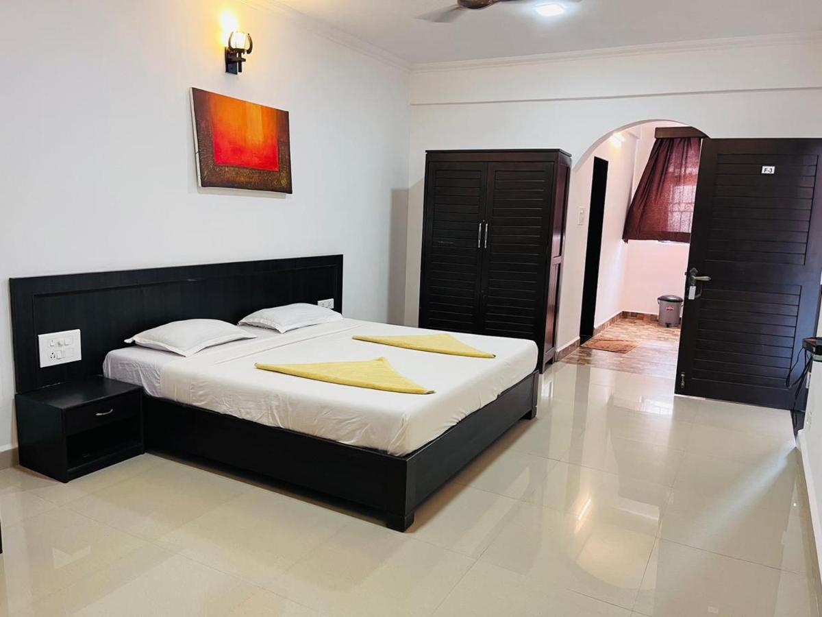 Naga Cottages Morjim Extérieur photo