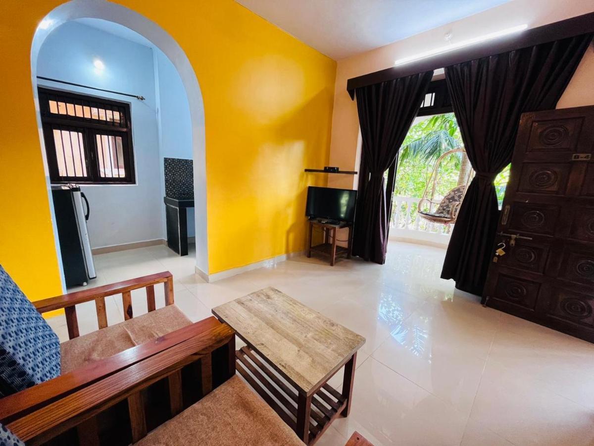 Naga Cottages Morjim Extérieur photo