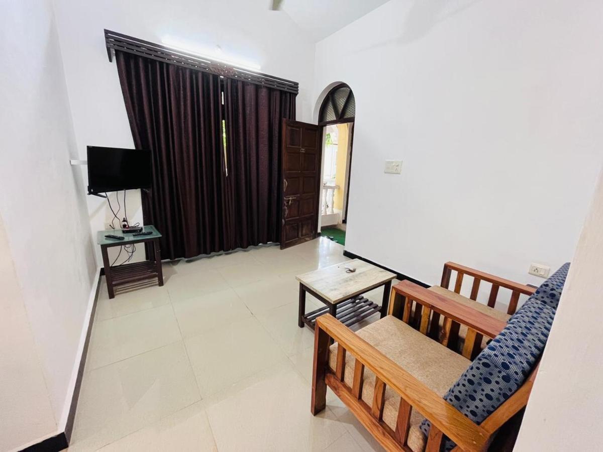 Naga Cottages Morjim Extérieur photo