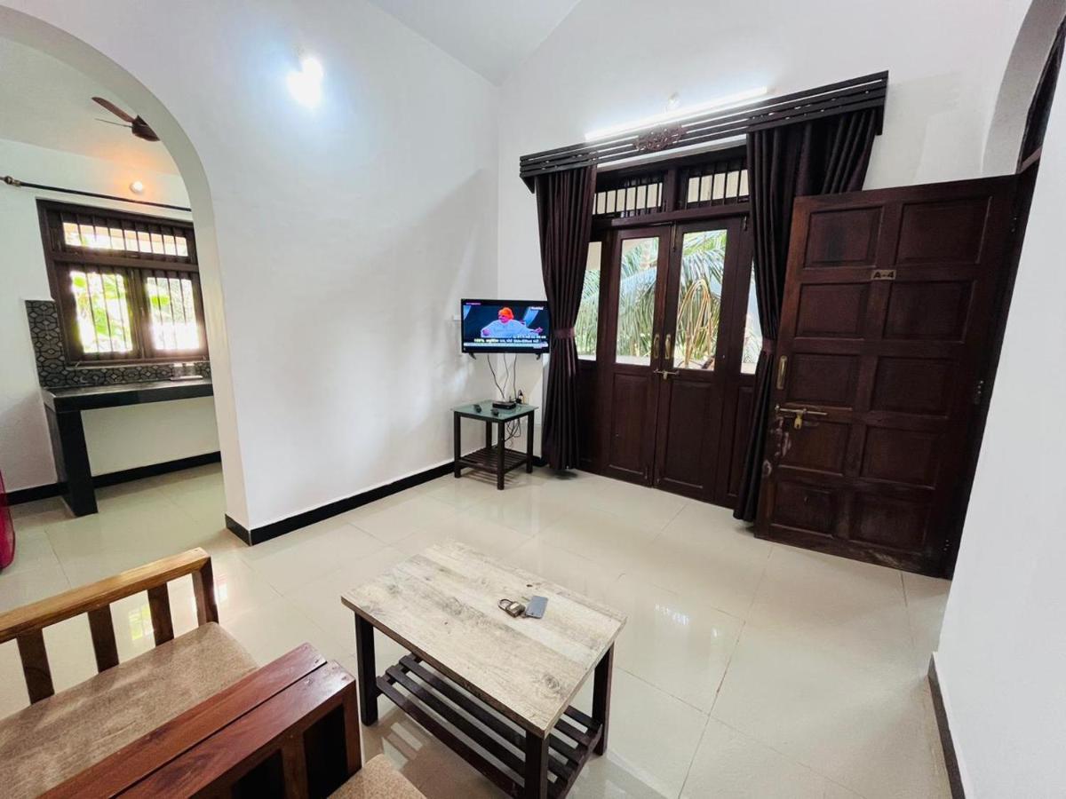 Naga Cottages Morjim Extérieur photo