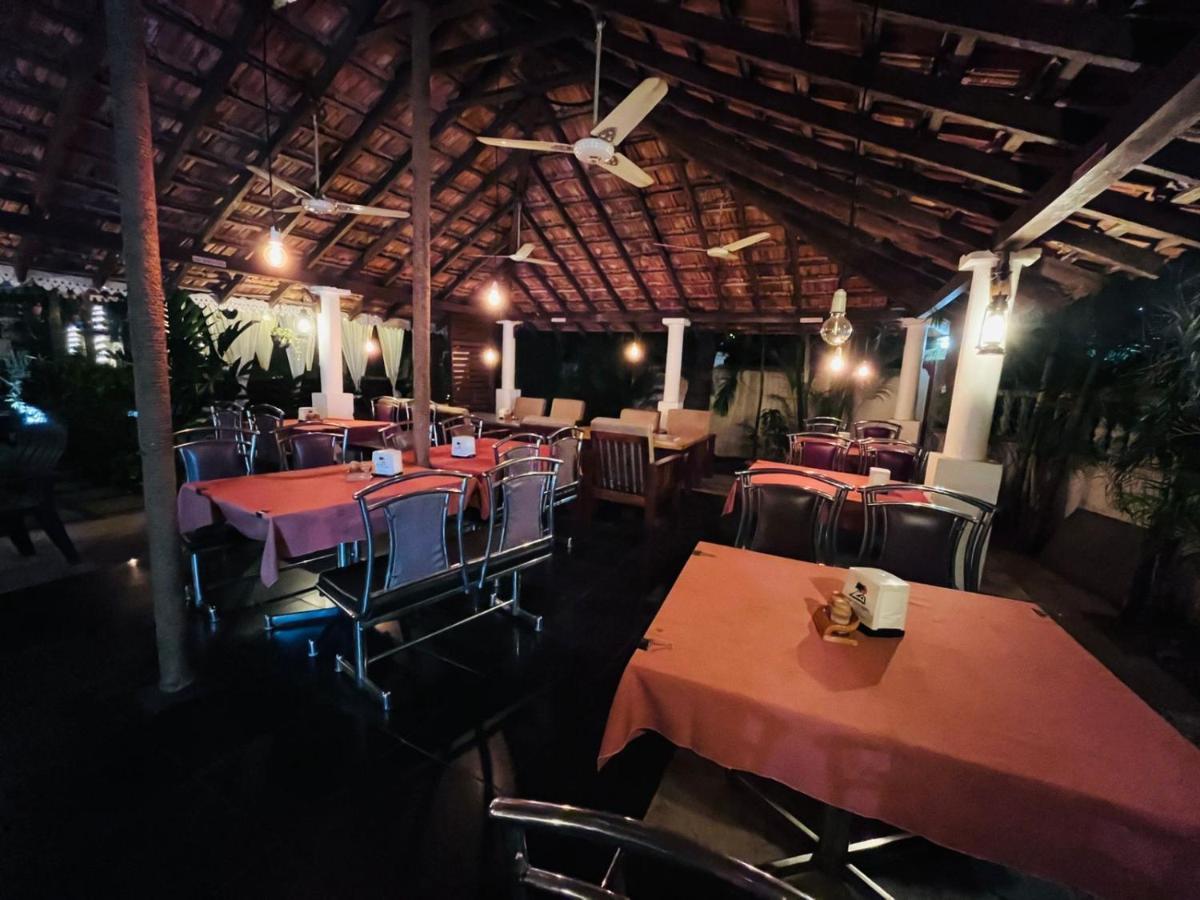 Naga Cottages Morjim Extérieur photo