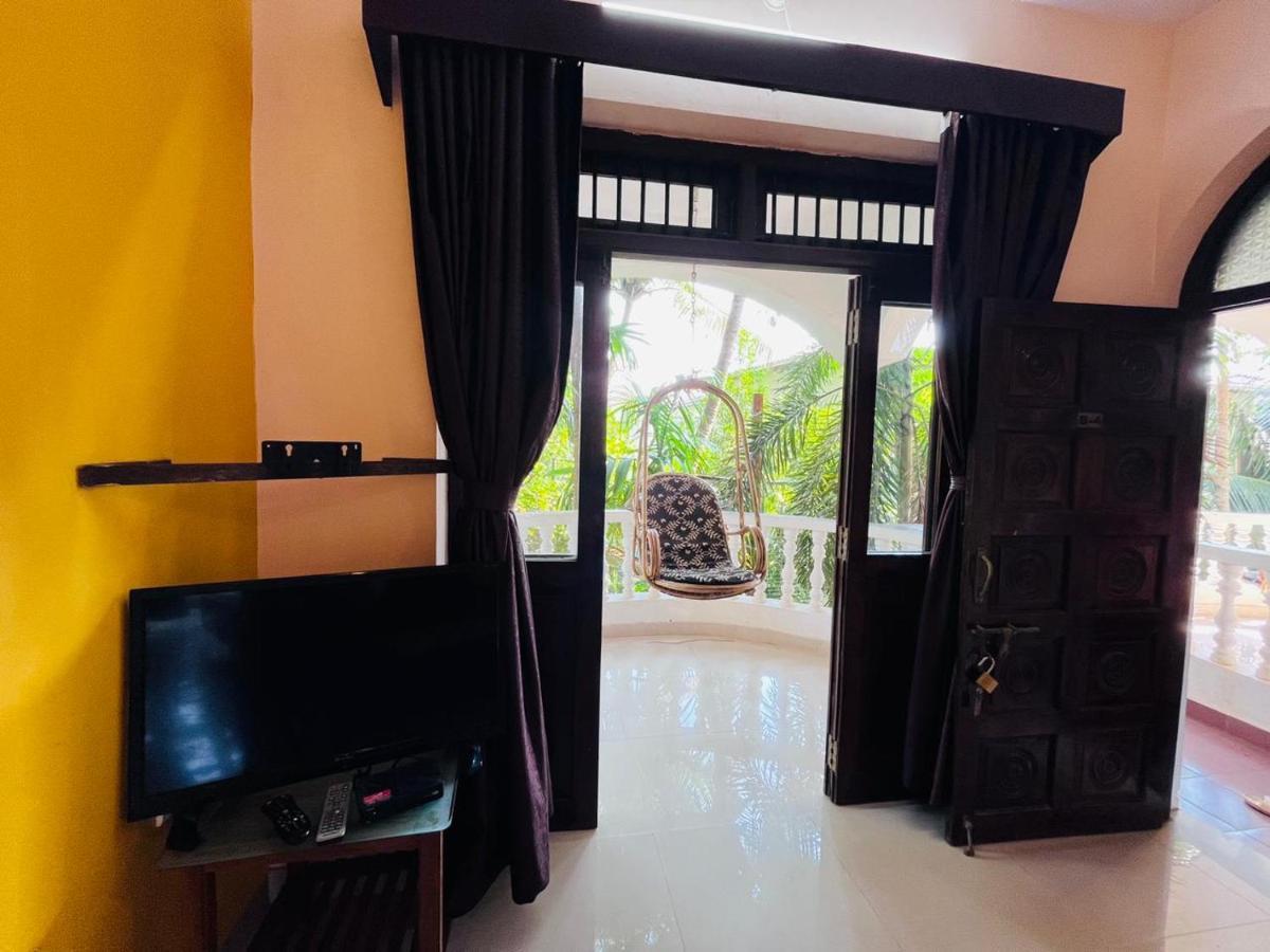 Naga Cottages Morjim Extérieur photo